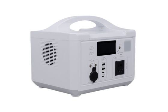 Charge rapide PD30W QC3.0 recharge cylindrique LifePO4 batterie centrale électrique mobile avec BMS pour l'alimentation en énergie solaire