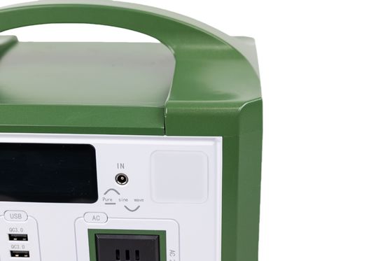 Chargement sans fil approuvé par la CE Banque d'énergie solaire portable ininterrompue avec boîtier en plastique vert pour système de sauvegarde UPS