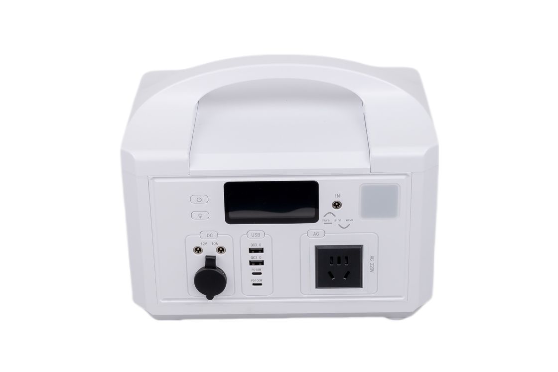 Charge rapide PD30W QC3.0 recharge cylindrique LifePO4 batterie centrale électrique mobile avec BMS pour l'alimentation en énergie solaire
