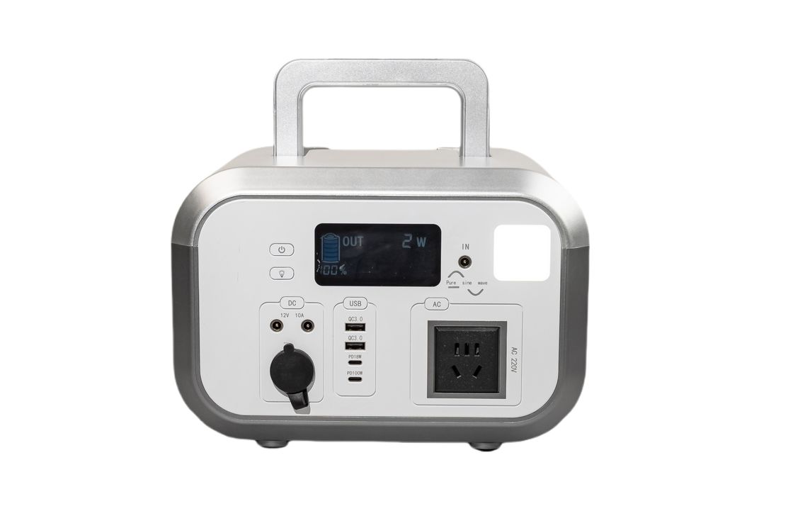 Puissance de sortie de surtension AC jusqu'à 1200W Banque de puissance de recharge sans fil avec boîtier étanche pour smartphones