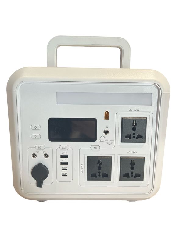 Pas d'effet mémoire 1500W Puissance de sortie tout en un système solaire centrale électrique à courant alternatif portable avec lumière LED pour camping RV